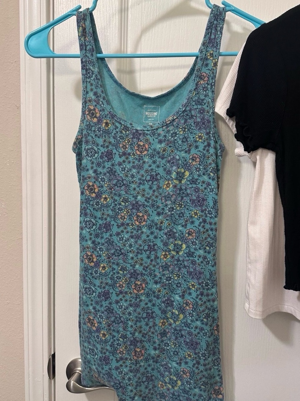 Ladies Top Bundle - Picture 5 of 6